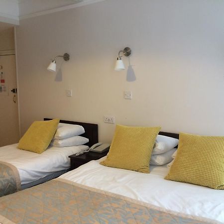Crescent Hotel Лондон Екстериор снимка
