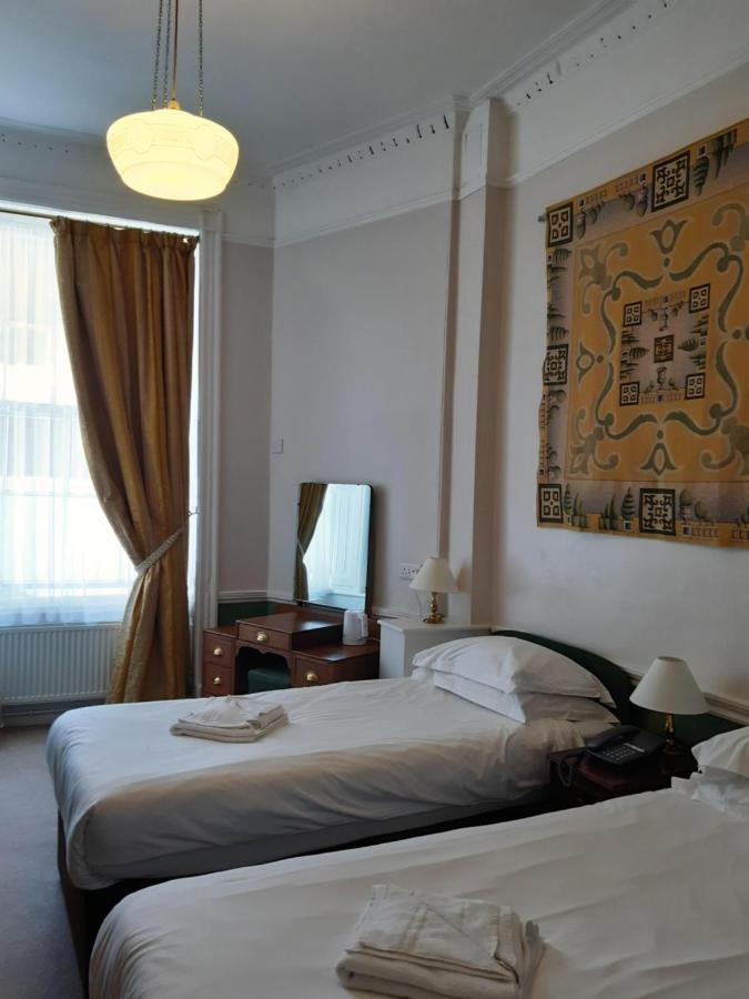 Crescent Hotel Лондон Екстериор снимка