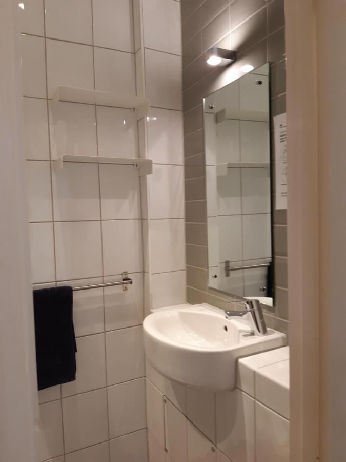 Crescent Hotel Лондон Екстериор снимка
