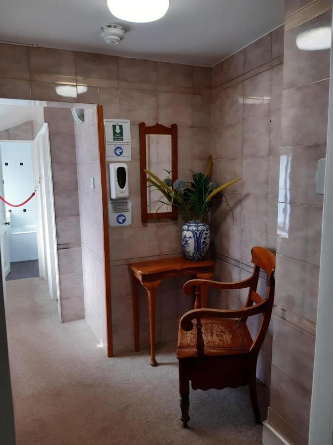 Crescent Hotel Лондон Екстериор снимка