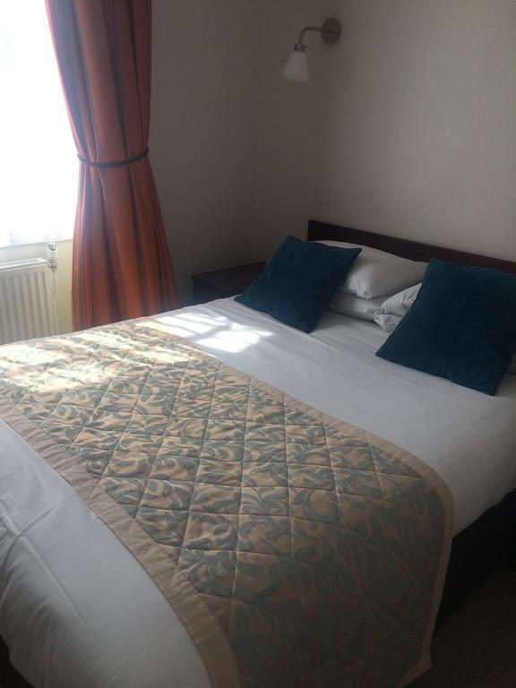 Crescent Hotel Лондон Екстериор снимка