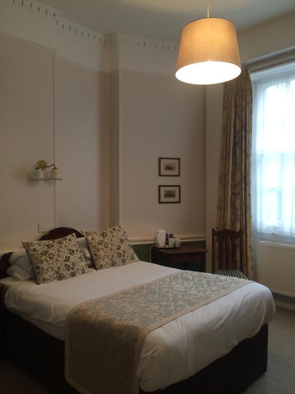 Crescent Hotel Лондон Екстериор снимка