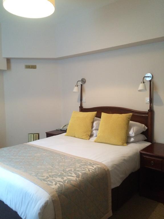 Crescent Hotel Лондон Екстериор снимка
