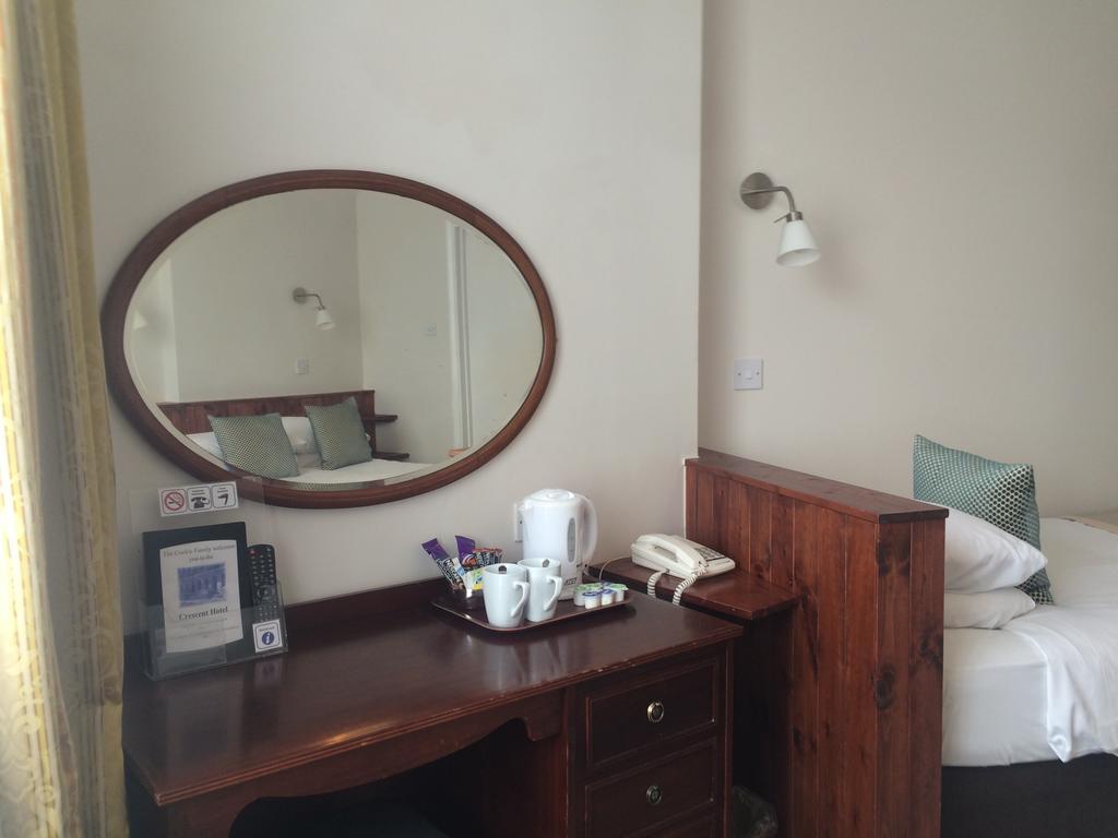 Crescent Hotel Лондон Екстериор снимка