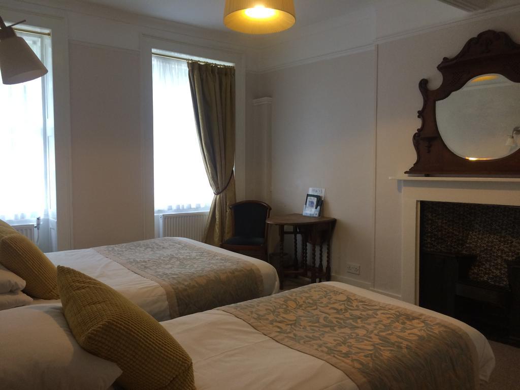 Crescent Hotel Лондон Екстериор снимка