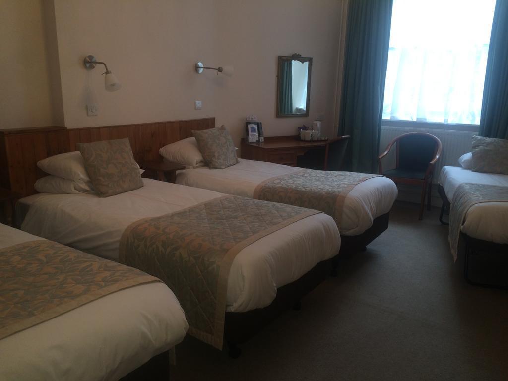 Crescent Hotel Лондон Екстериор снимка